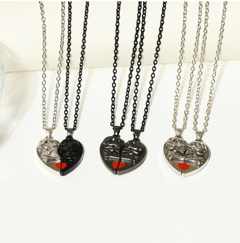Halloween Skull Couple Necklace (Magnetic Heart Pendant